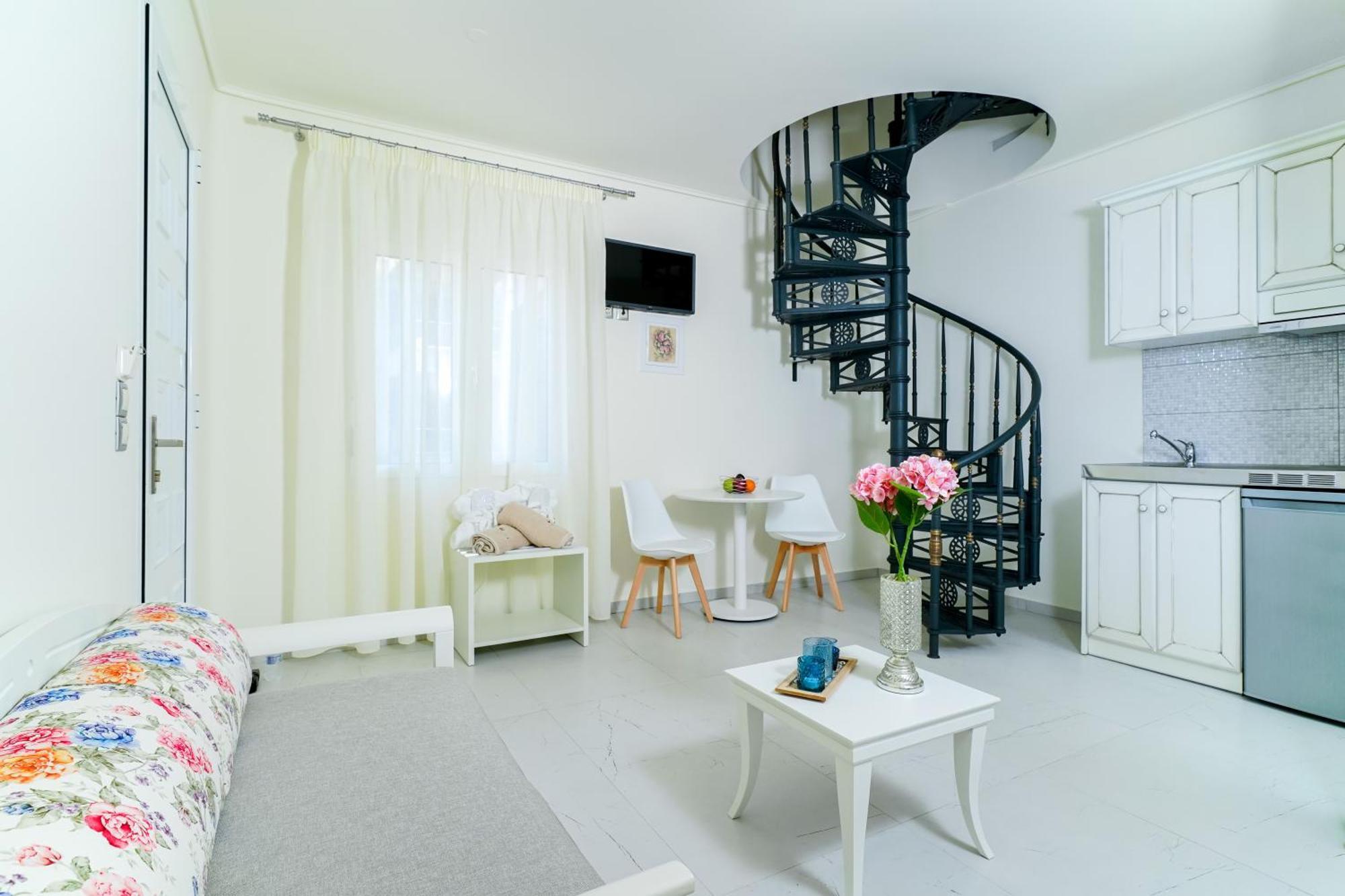 Lobelia Luxury Suites Chrysi Ammoudia Exterior foto