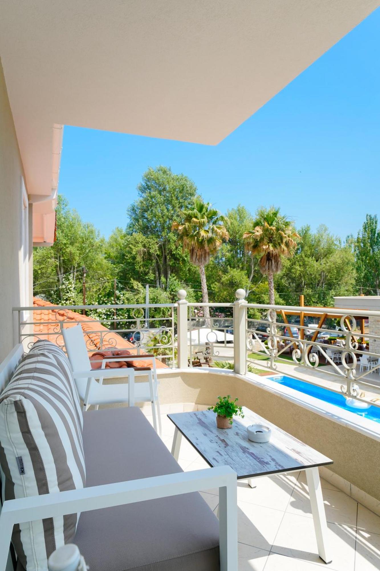 Lobelia Luxury Suites Chrysi Ammoudia Exterior foto